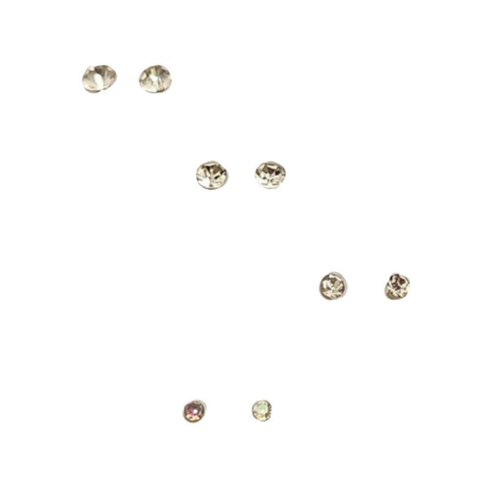 🎉🎉CLEARANCE🎉🎉 4pc mini clear rhinestone earring stud set